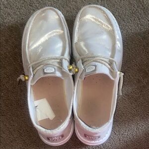 Hey Dude Shimmering Cream color